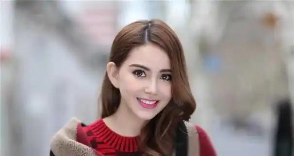 昆凌为何一直化浓妆当看到她素颜时网友周杰伦压力不大吗