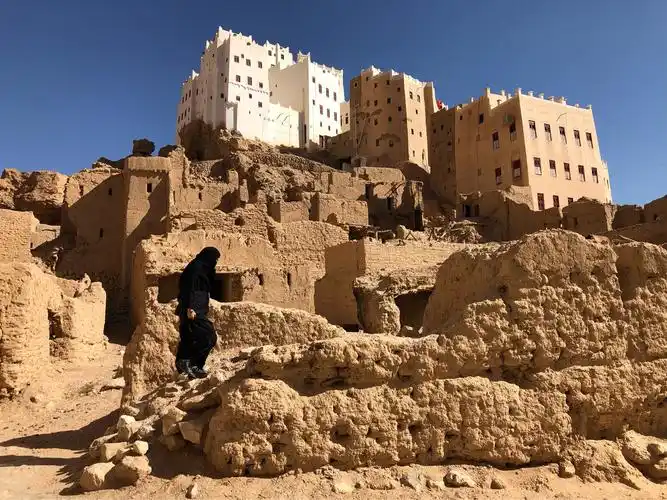 也门位于阿拉伯半岛南端,拥有3000多年文字记载的历史,是阿拉伯世界古