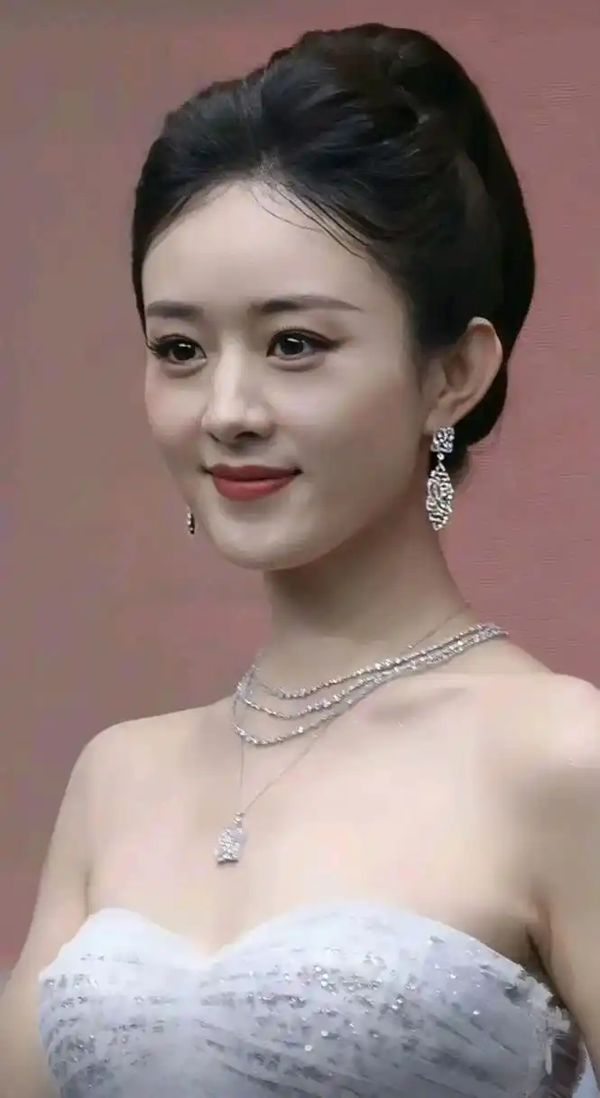 赵丽颖国泰民安的面相,真的好舒服!