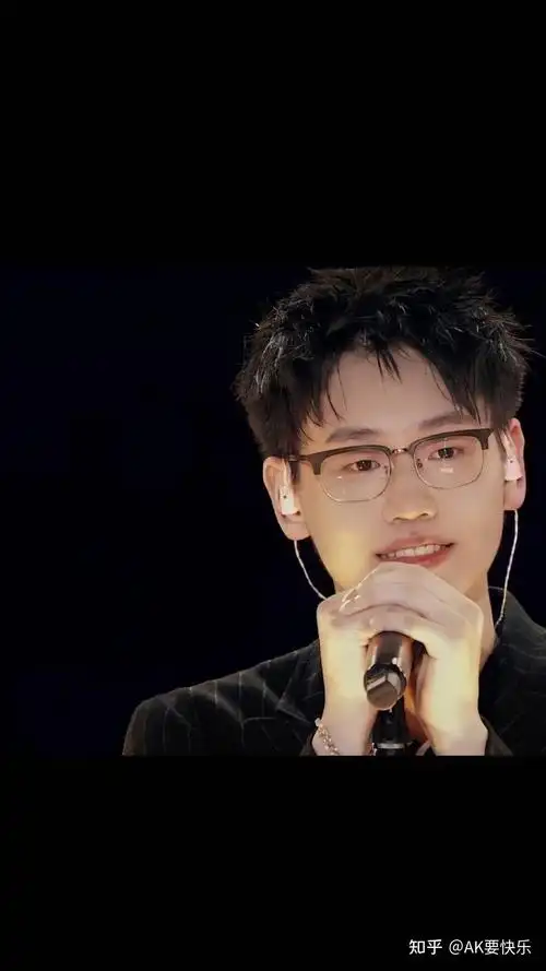 有没有ak刘彰的好看的手机壁纸? - 知乎