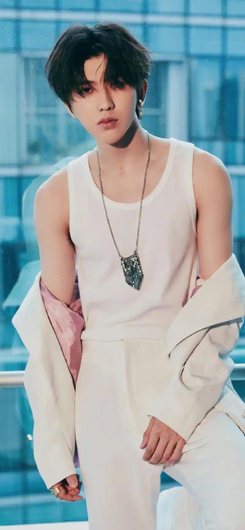 蔡徐坤kun帅照|手机高清壁纸背景图