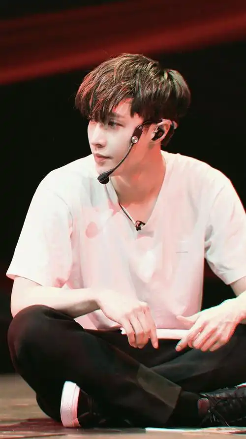 有没有集美有exo的各种出圈神图(九人无水印)? - 知乎