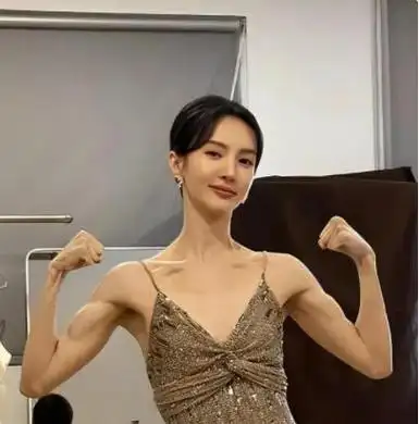 瘦到病态,强行装嫩,动脸整容,内娱的畸形审美,什么时候能结束|张檬