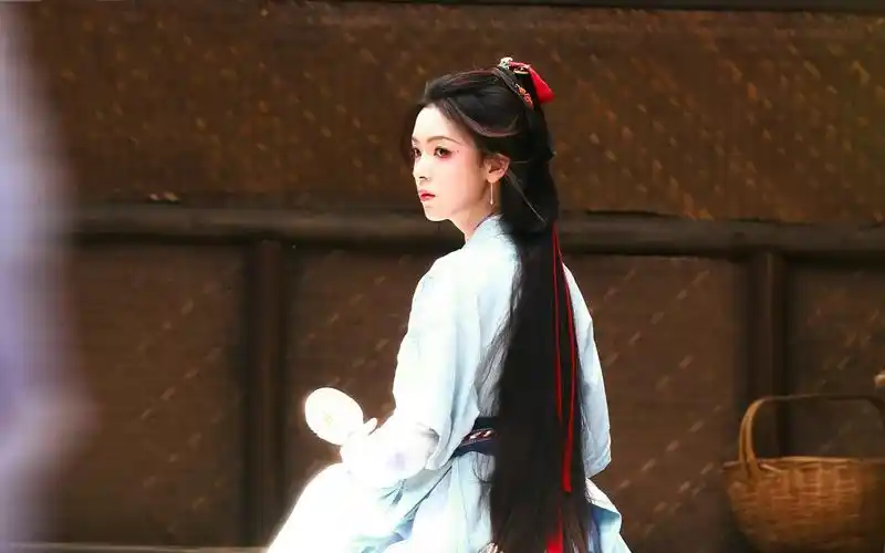 时隔两年,终于再次看到陈瑶在古装剧里穿女装了!_哔哩哔哩_bilibili
