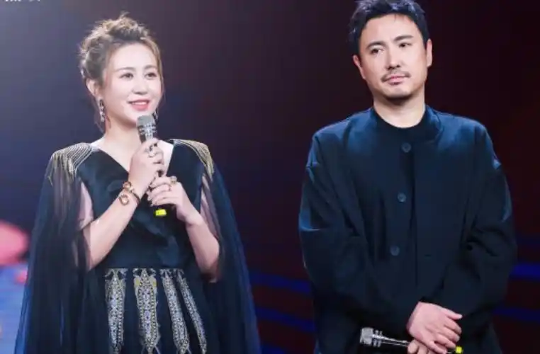 话剧出身的马丽在进入电影圈之前已经颇有成就,和搭档沈腾是春晚舞台