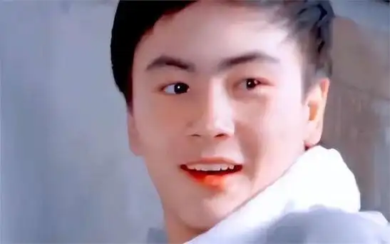 军艺昔日校草洪剑涛,炊事班胖子逆袭,国家一级演员风采依旧!