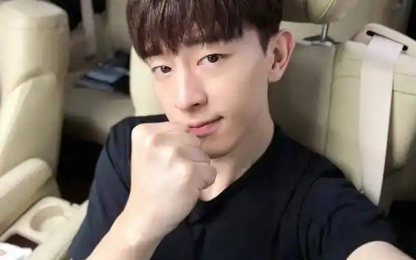 曾经的这句座右铭,后来却成了一个大笑话."好好做人,认真拍戏"