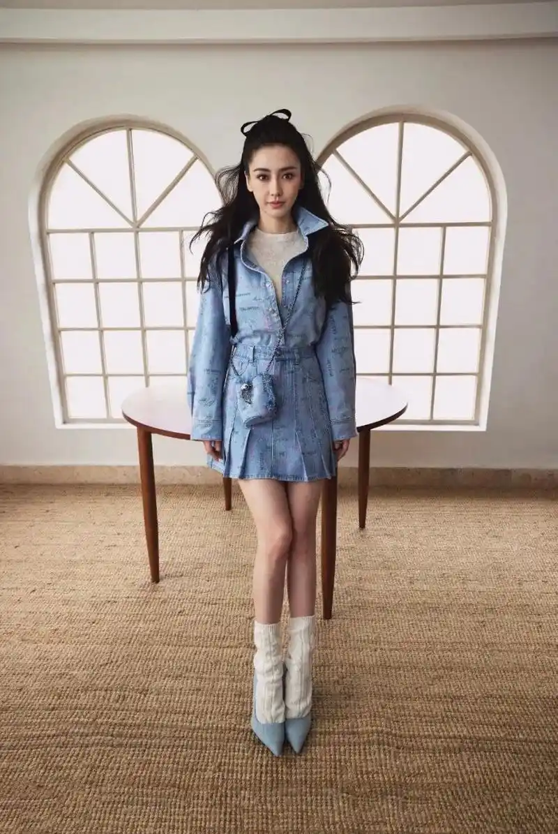 ochirly品牌代言人angelababy