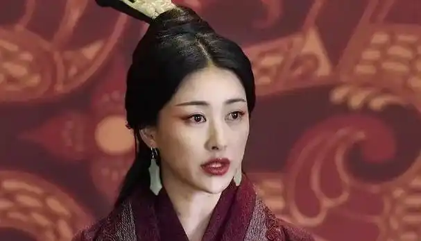 电视剧《大秦赋》赵姬(朱珠 饰)剧照朱珠几乎填补了内娱女演员的空白