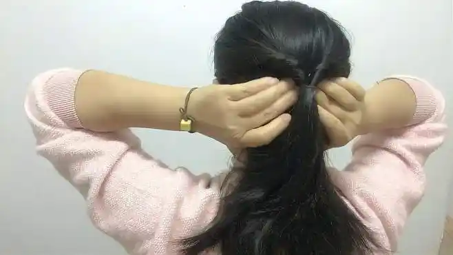 四十岁女生发型扎法,超减龄低马尾扎法,慵懒风低马尾发型扎法-时尚