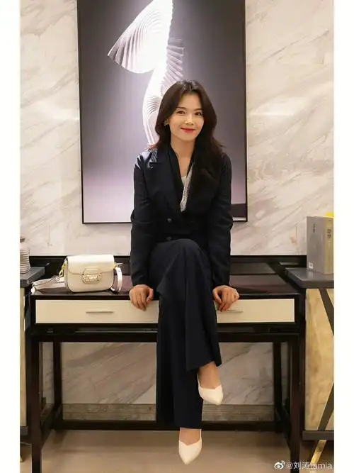 跟着明星学穿搭刘涛日常giada篇