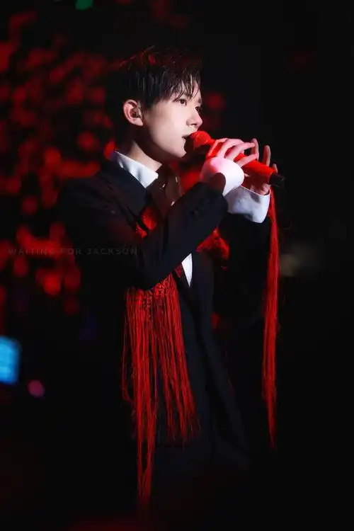 易烊千玺 #tfboys 十八岁成人礼生日会 高清 帅气