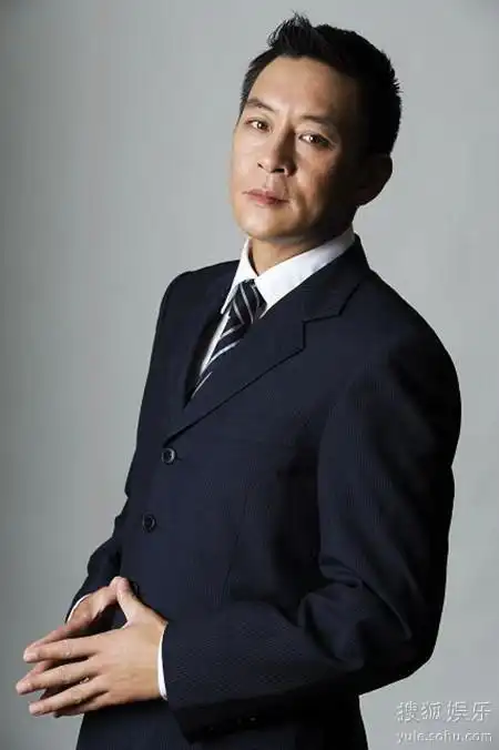 蒋恺拍戏不断玩转微博成表情帝