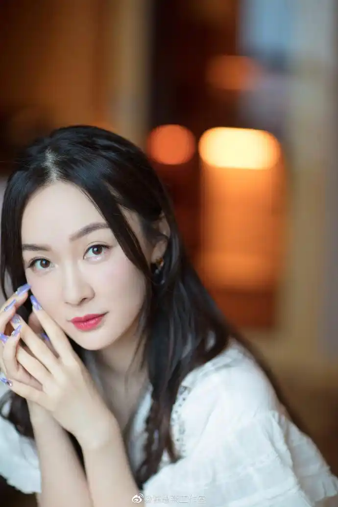 #一站到底#	有人称她为高情商妈妈,也有人称她为行走的育儿教科书	不