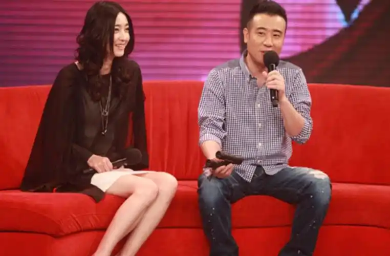 后来王丽坤澄清说那晚只是打了通宵麻将,她