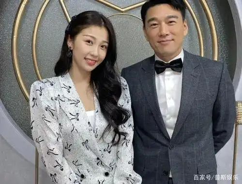 她是王耀庆老婆,与王耀庆从室友到夫妻,并被对方独宠20年