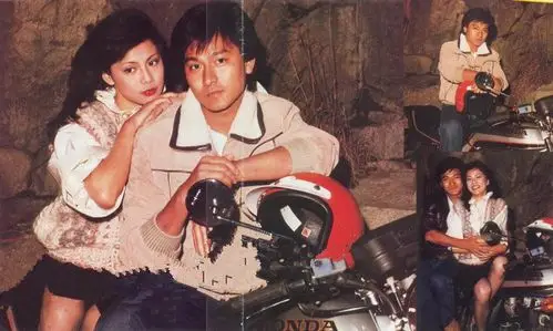 翁美玲与刘德华当年为某杂志拍照,天气寒冷,阿翁却穿着露膝裙子