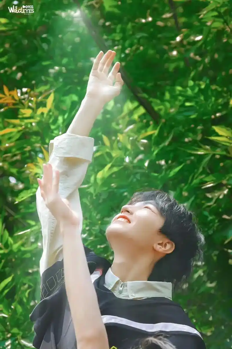 刺烈的阳光和热烈的少年.#王俊凯 #王俊凯让人心动的n个瞬间 - 抖音