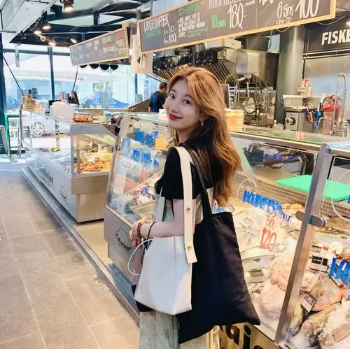 裴秀智暴风更新旅行照元气少女活力满满