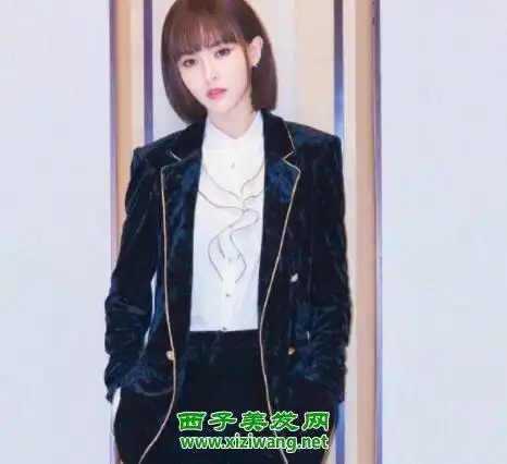 女生平肩直发好看吗 平肩直发发型如何扎漂亮