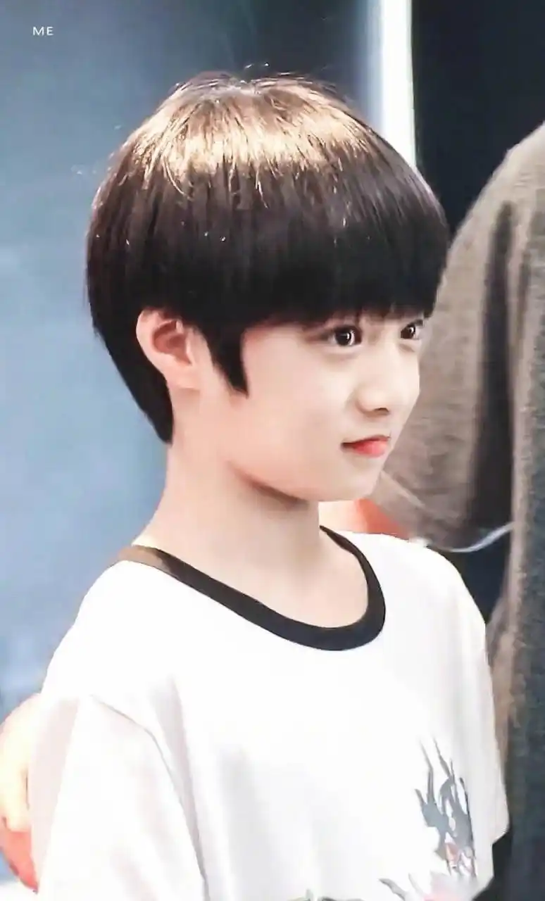 快来看时代少年团的弟弟们小时候真是太可爱了!都好想抱回家!