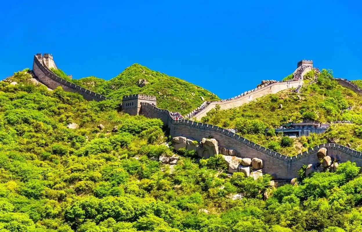 八达岭长城风景区 八达岭长城是明长城中保存最好的一段,也是最具代表