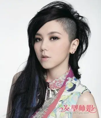 女生剪帅气铲青头需要多少钱 非主流女生梳铲青马尾比男生还酷_发型