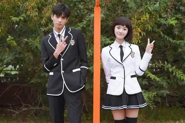 林允前男友都有谁有冯绍峰吗 她打同学导致耳膜穿孔真假