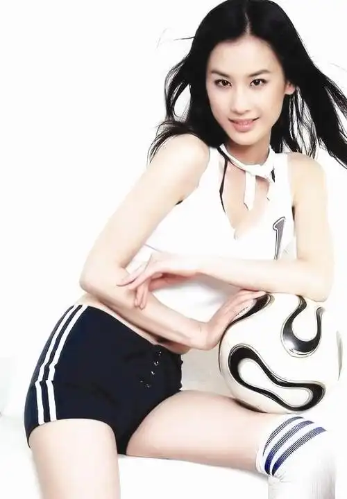 黄圣依简介资料(黄圣依个人资料简介及家世)-天晟网