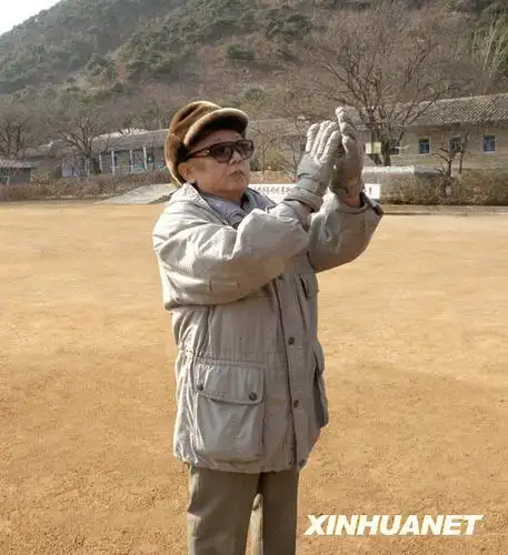 金正日视察部队强调要加强思想工作[组图]