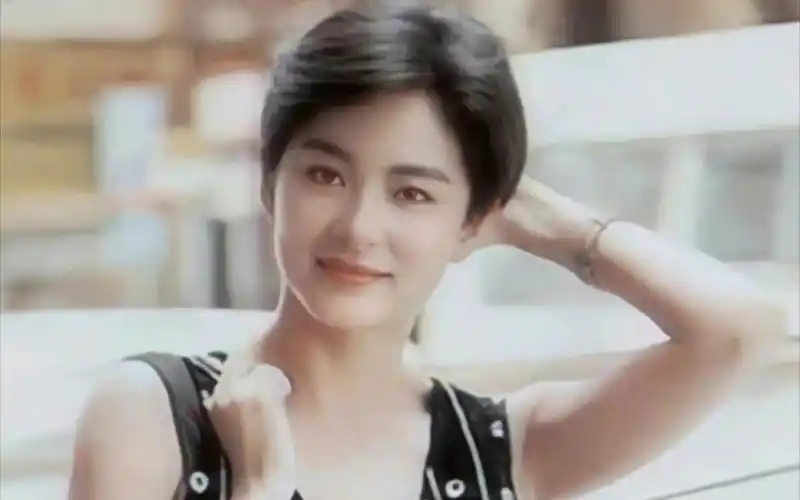 果然大美女十七岁就是美女了‖林青霞