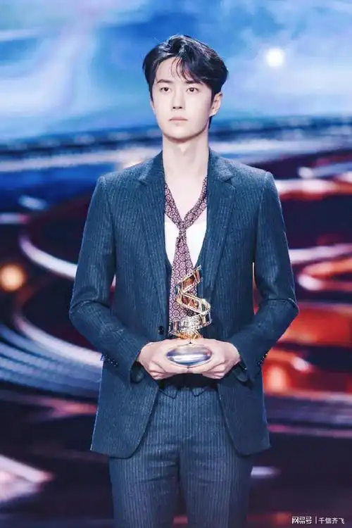 张艺兴新片《孤注一掷》定档暑期,能否打败王一博《热烈》?