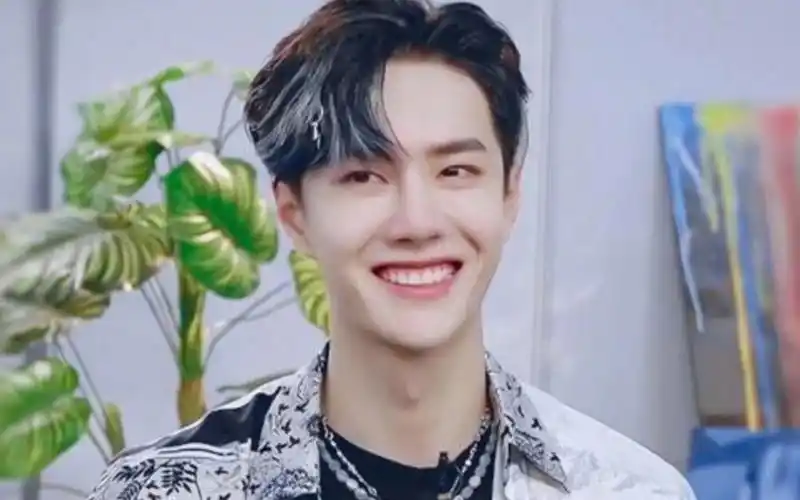 【王一博】王甜甜的括弧笑甜出新高度_哔哩哔哩_bilibili