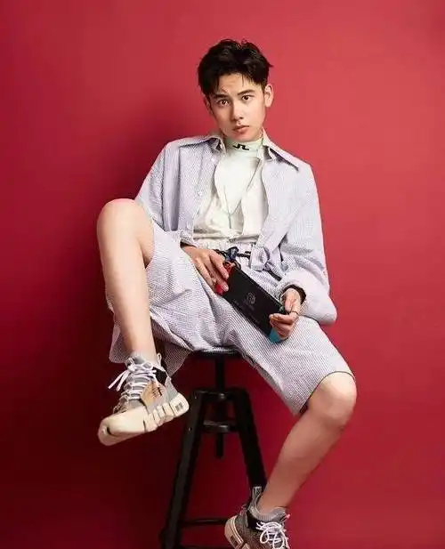 童星胡先煦拍戏很敬业,曾中暑晕倒,角色多变不一有特点_小光_观众