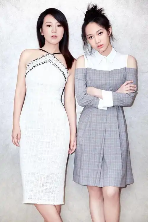 倪妮的腿?不!这是闫妮的腿!