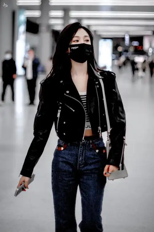 吴宣仪今日机场出发饭拍小选真的好飒