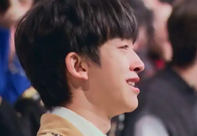 《青3》开播,吴世勋好友称吓到腿软,选手看lisa跳舞哭被嘲太母