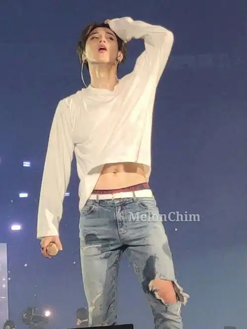 朴智旻的腹肌合集不多且看且珍惜