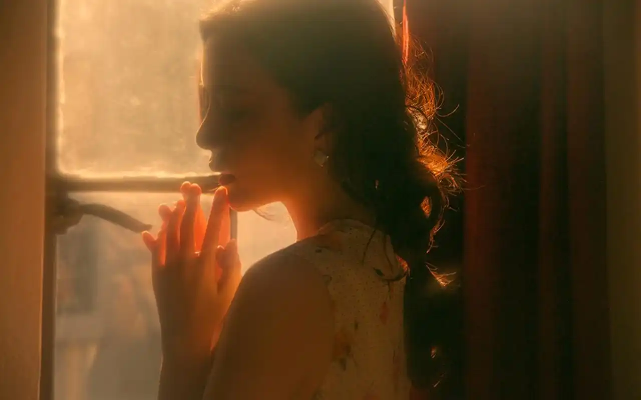 首页 桌面壁纸 美女壁纸 成熟韵味美女梦幻迷离写真电脑壁纸