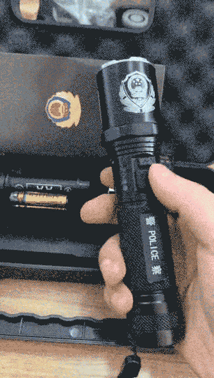 警用强光手电使用说明警用强光手电筒接线