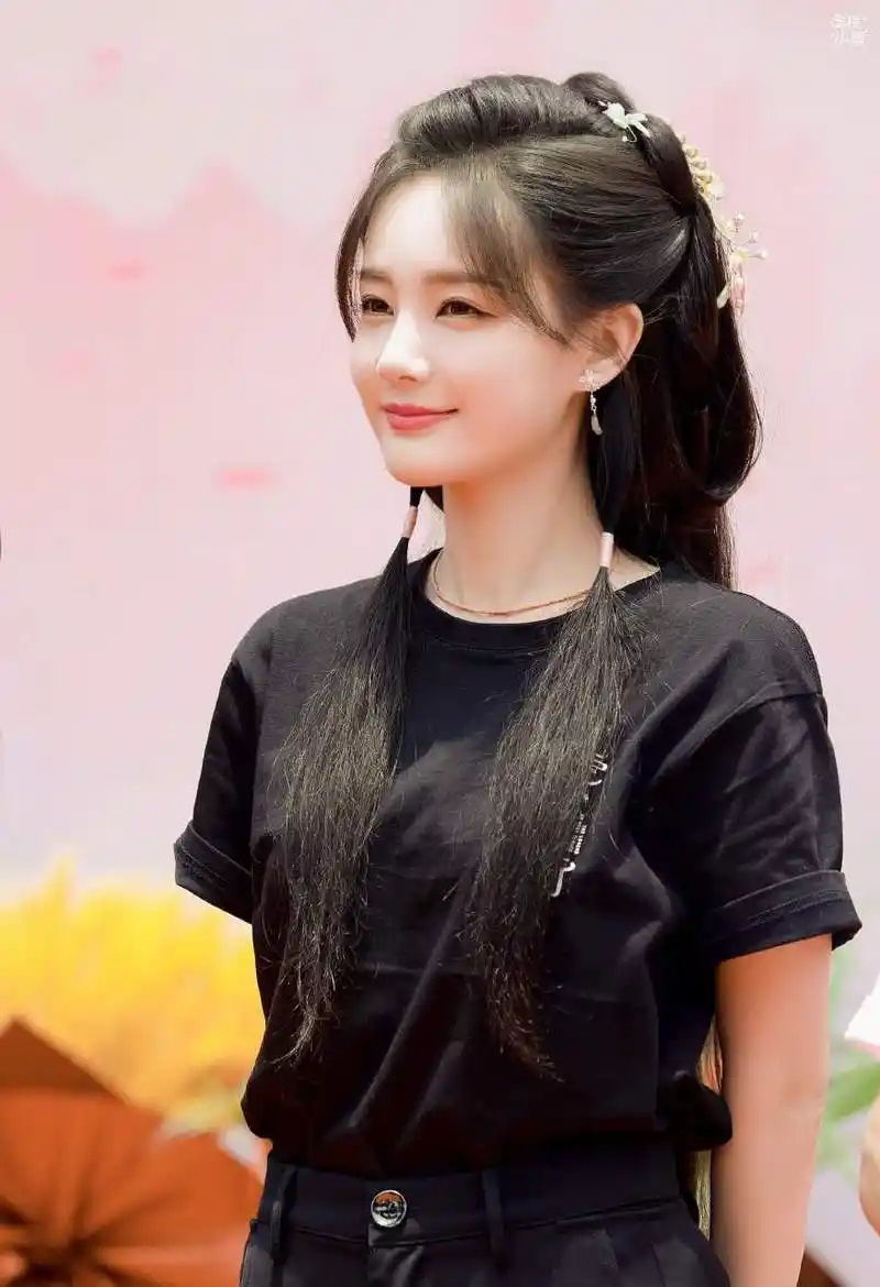 很期待李一桐的古装剧.