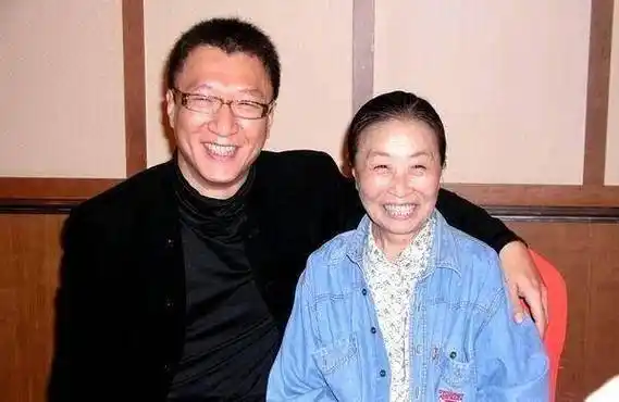 张少华和老公的爱情故事,老公长相太帅被误认是母子_张慧宝_张惠宝