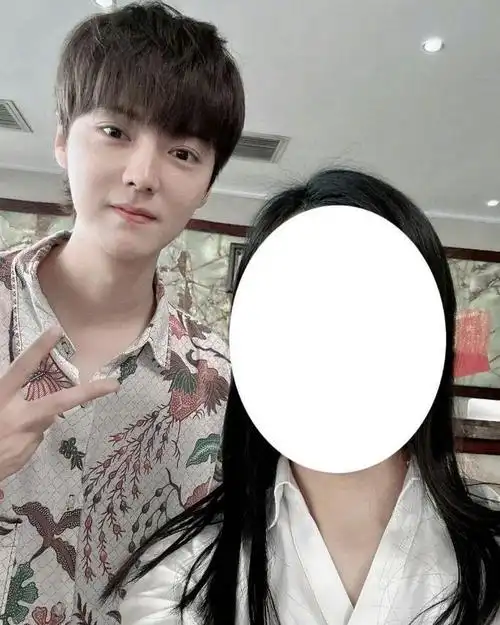 退出后,鹿晗,陈赫以及邓超合体常驻《五哈》,三位老朋友重聚一起旅行