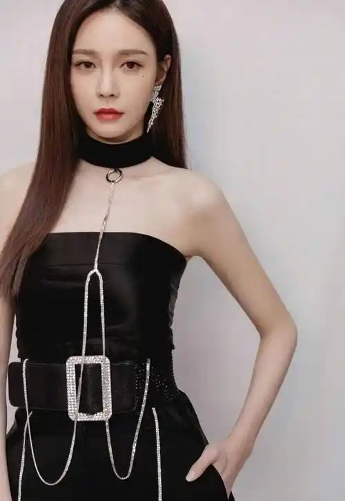 迷人风采沈梦辰,34岁性感写真,杜海涛的女神,美貌与魅力兼备!