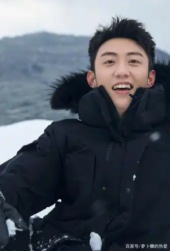 黄景瑜的微笑,足够记一辈子,怎么会有这么阳光的大男孩.