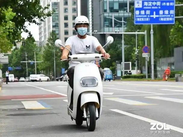 骑测雅迪冠能m8续航真的很远这才是优秀电动车该有的模样