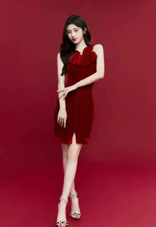 鞠婧祎一字带高跟