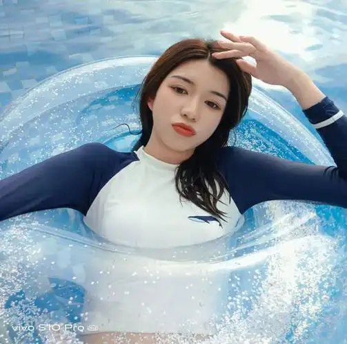 游泳清凉自拍