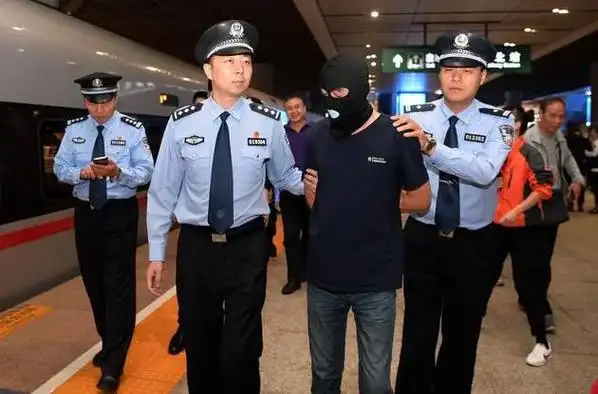 罪犯|追捕|警车_网易订阅