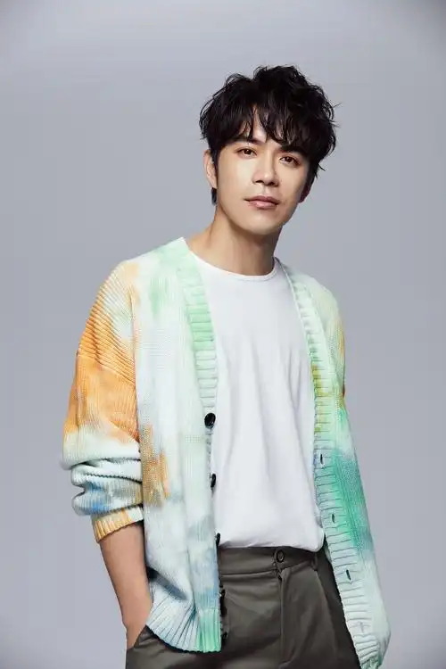 刘家凯回归音乐人 首发创作单曲《别像个男人》 将邀不同风格的男人